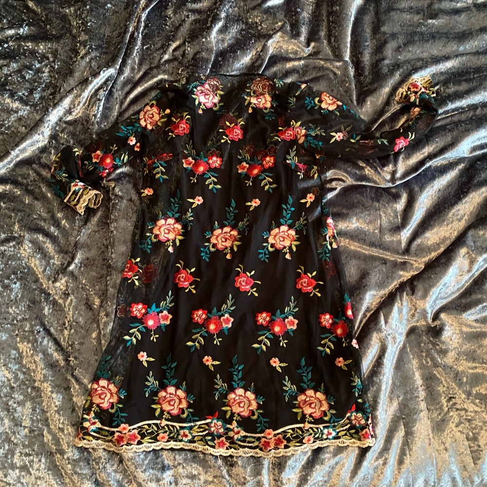 Beautiful floral mesh dress 🌸🌺